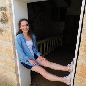 Meet your Posher, Julie mae